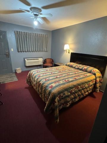 Pratt Budget Inn Екстер'єр фото